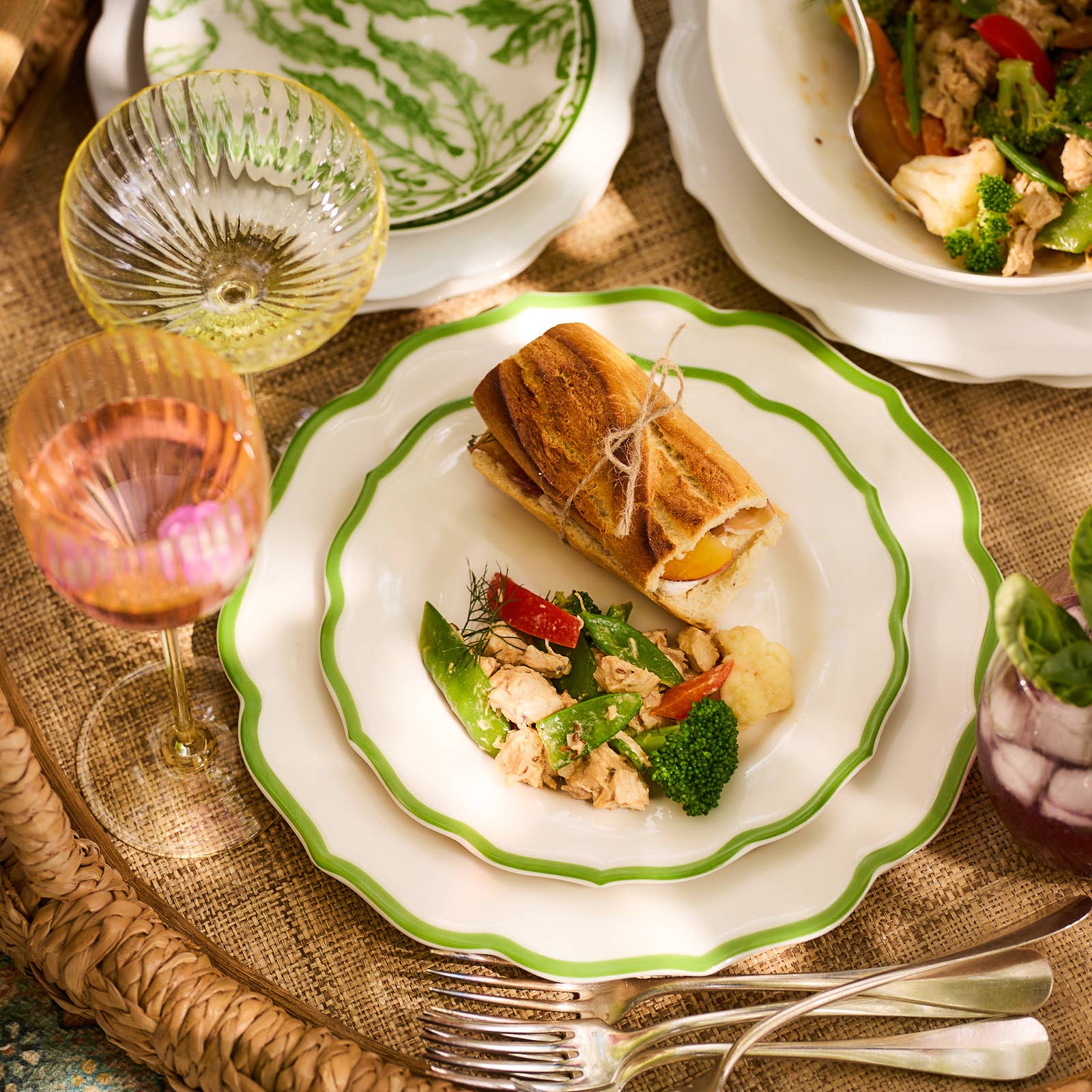 Stella Scalloped Verde Dinner Plate