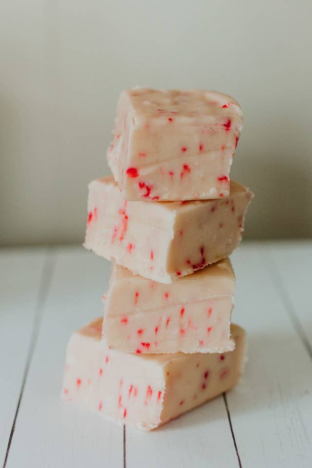 Peppermint Candy Cane Fudge 8oz