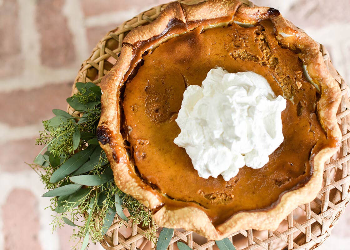 Signature White 9 Ruffle Pie Dish