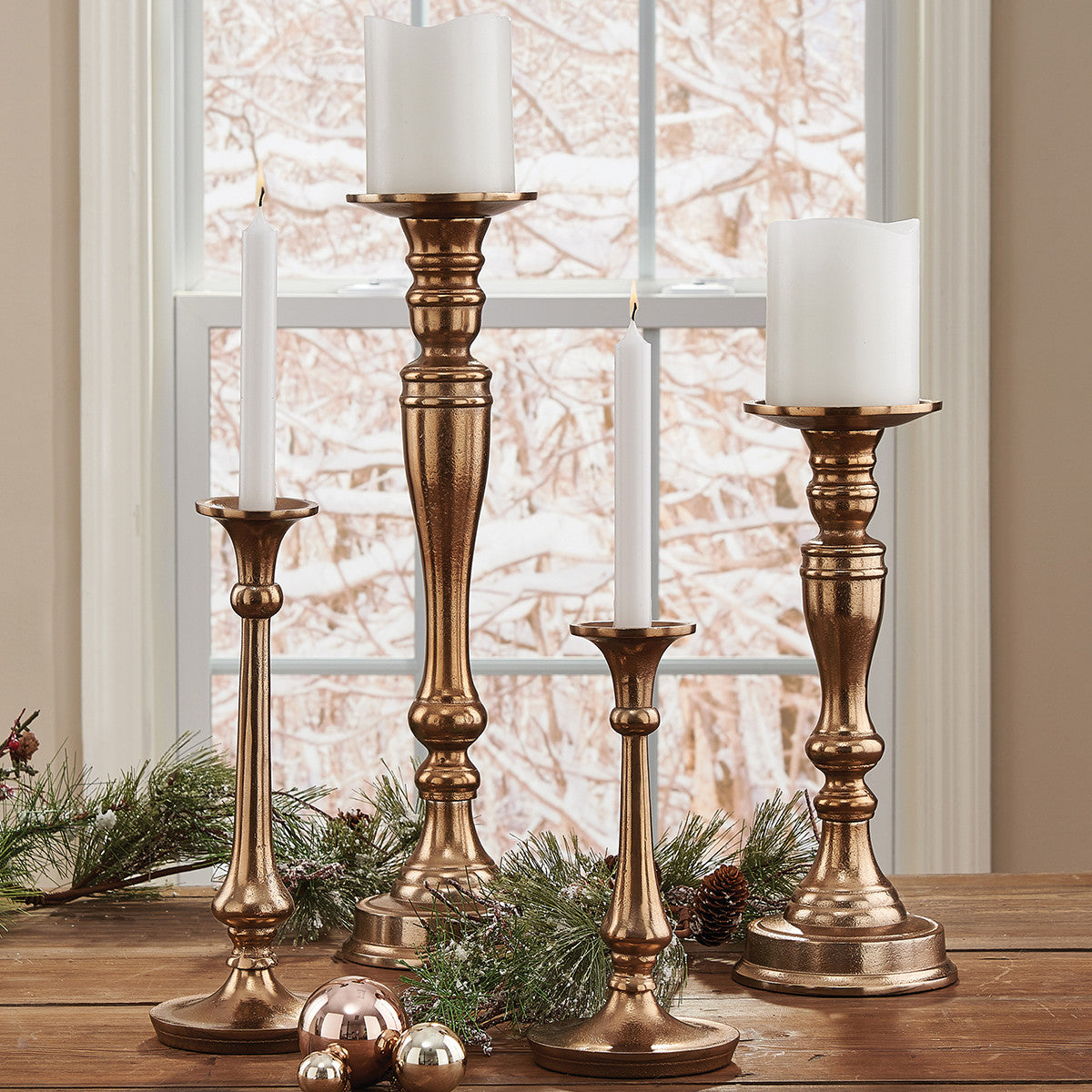 Gold Gena Pillar Holder