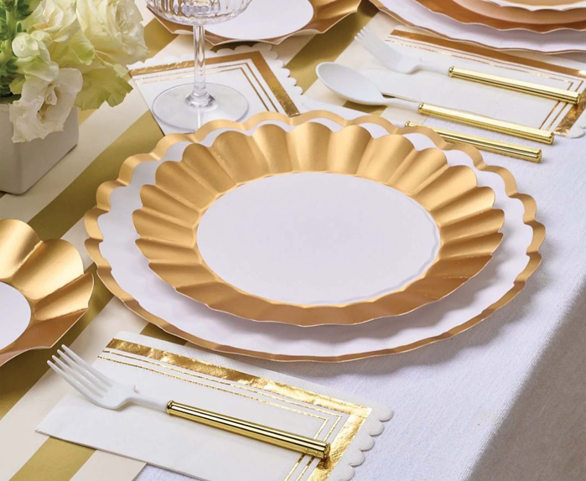 Dinner Plate Gold &amp; White, 8 pkg