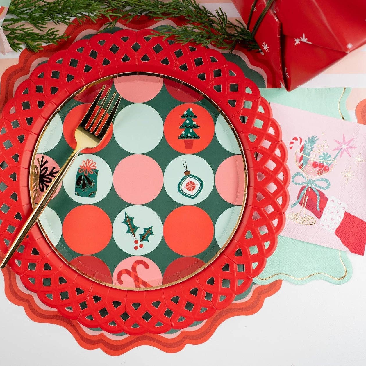 Red Basketweave Dinner Paper Plates
