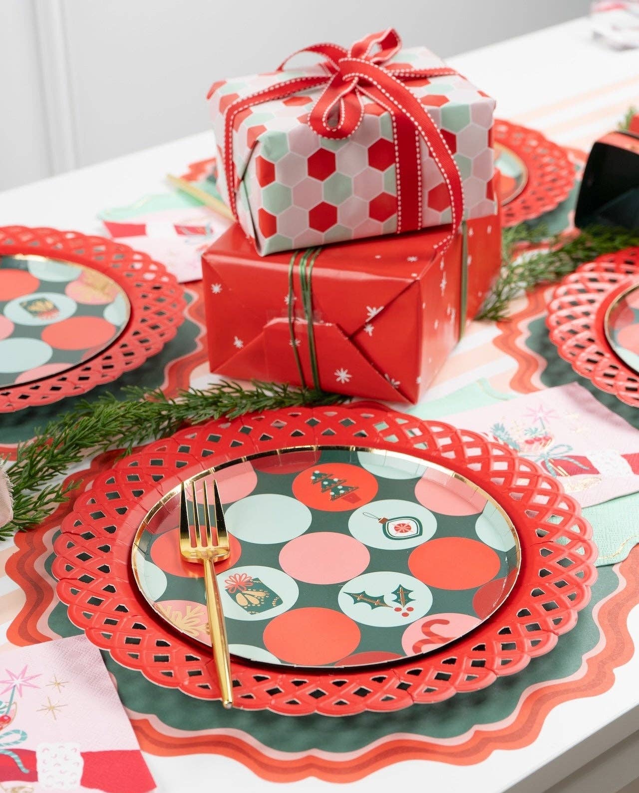 Red Basketweave Dinner Paper Plates