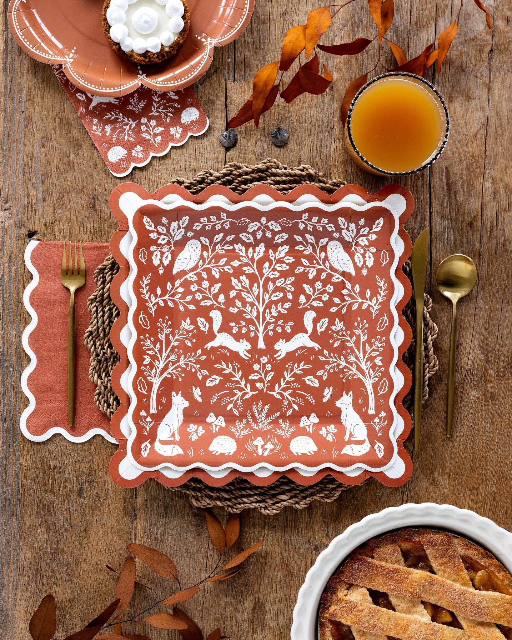 Acorn Grove Square Paper Plates