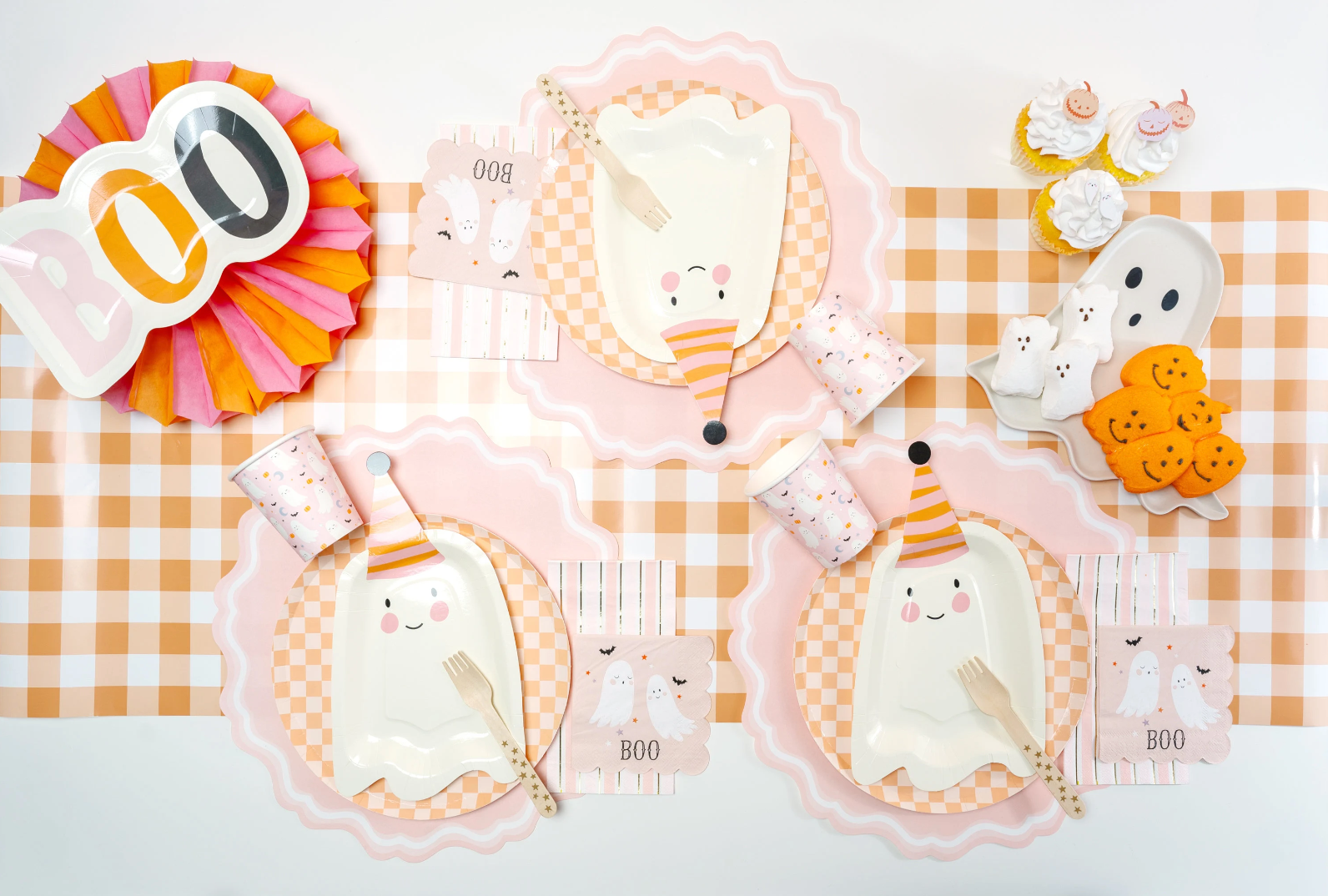 Pink Fancy Scallop Paper Placemats