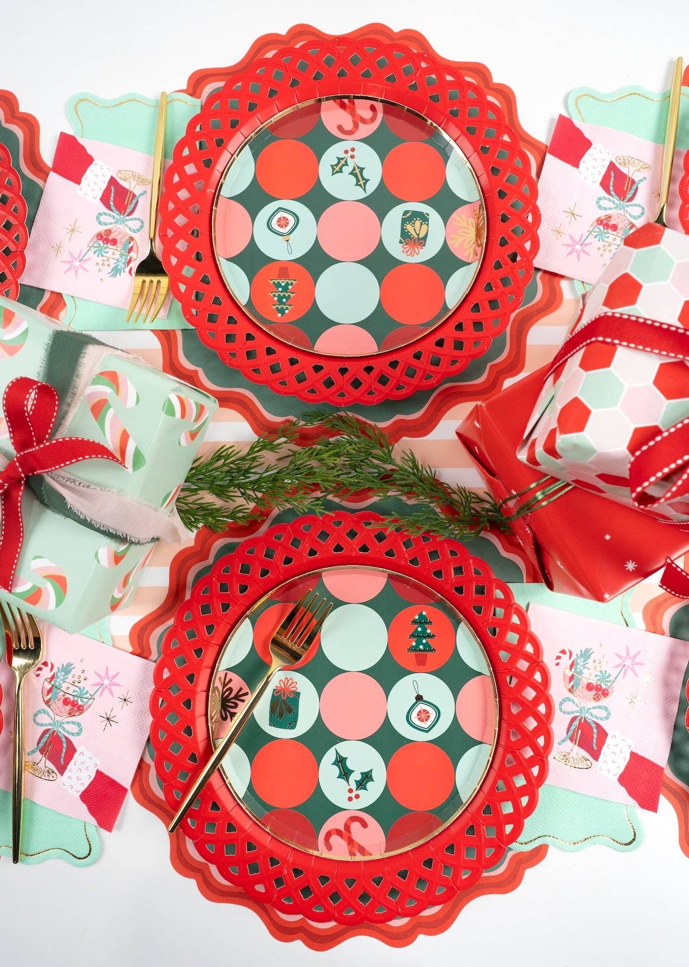 Red Basketweave Dinner Paper Plates